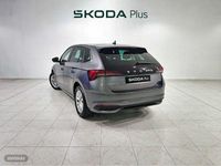 Usado Skoda Scala Selection 115 CV (84 kW) 2025 Gris / plata Utilitario