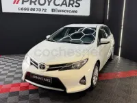 Usado Toyota Auris Business Edition 90 CV (66 kW) 2014 Blanco Berlina