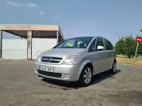 Usado Opel Meriva Cosmo 100 CV (73 kW) 2006 Gris / plata Monovolumen