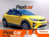 Usado Kia Stonic 120 CV (88 kW) 2018 Amarillo SUV