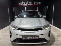 Usado Kia Stonic 101 CV (74 kW) 2022 Gris / plata SUV