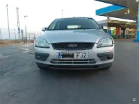 Usado Ford Focus Trend 100 CV (73 kW) 2006 Gris / plata Berlina