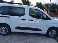 Käytetty Citroën Berlingo Feel 102 HP (75 kW) 2022 Valkoinen Tila-auto