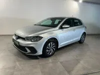 Usado VW Polo Life 95 CV (69 kW) 2023 Gris / plata Utilitario