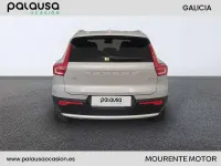 Usado Volvo XC40 Core 163 HP (119 kW) 2022 Prateado SUV