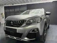 Usado Peugeot 3008 Allure 130 CV (95 kW) 2021 Gris / plata SUV