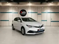 Usado Toyota Auris Hybrid Advance 136 CV (100 kW) 2016 Blanco Utilitario