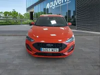 Usado Ford Focus ST-Line 125 CV (91 kW) 2025 Rojo Utilitario