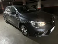 Usado Renault Mégane 90 CV (66 kW) 2017 Gris / plata Berlina