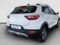 Usado Kia Stonic 100 CV (73 kW) 2025 Blanco SUV