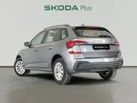 Usado Skoda Kamiq Essence 95 CV (69 kW) 2024 Gris SUV