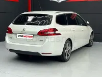 Usado Peugeot 308 SW Allure 130 CV (95 kW) 2017 Blanco Familiar