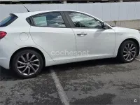 Usado Alfa Romeo Giulietta Veloce 105 CV (77 kW) 2013 Blanco Utilitario