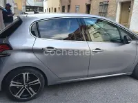 Usado Peugeot 208 GT-line 110 CV (80 kW) 2019 Gris / plata Utilitario