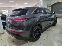 Usado DS Automobiles DS7 Crossback 130 CV (95 kW) 2022 Gris / plata SUV