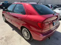 Usado Citroën Xsara Attraction 90 CV (66 kW) 2003 Rojo Berlina