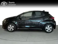 Usado Toyota Yaris Hybrid Active 116 CV (85 kW) 2025 Negro Berlina