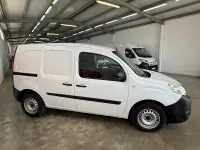 Usado Renault Kangoo 95 CV (69 kW) 2021 Blanco Monovolumen