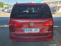 Usado VW Touran Advance 110 CV (80 kW) 2015 Rojo Monovolumen