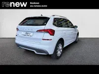 Usado Skoda Kamiq Ambition 110 CV (80 kW) 2022 Blanco SUV