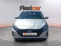 Usado Hyundai i20 101 CV (74 kW) 2023 Gris Utilitario