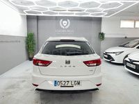 Usado Seat Leon Style 130 CV (95 kW) 2020 Blanco Familiar