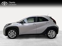 Usado Toyota Aygo X Play 72 CV (52 kW) 2024 Gris / plata SUV