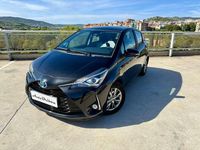 Usado Toyota Yaris Hybrid Advance 99 CV (72 kW) 2019 Negro Utilitario