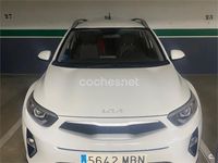 Usado Kia Stonic 100 HP (73 kW) 2022 Branco SUV