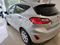 Usado Ford Fiesta Trend 75 CV (55 kW) 2022 Gris / plata Utilitario