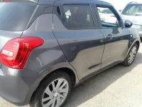 Usado Suzuki Swift 82 CV (60 kW) 2021 Gris Utilitario
