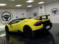 Usado Lamborghini Huracán 639 CV (469 kW) 2018 Amarillo Descapotable