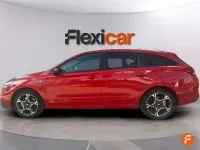 Usado Hyundai i30 N Line 120 CV (88 kW) 2023 Rojo Berlina