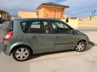 Usado Renault Scénic II Dynamique 106 CV (77 kW) 2006 Verde Monovolumen