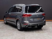 Usado VW Touran Sport 150 CV (110 kW) 2020 Gris Monovolumen