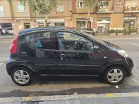 Usado Peugeot 107 68 CV (50 kW) 2008 Negro Utilitario