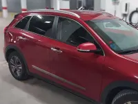 Usado Kia Niro 105 CV (77 kW) 2021 Rojo SUV