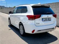 Usado Mitsubishi Outlander P-HEV 224 CV (164 kW) 2021 Blanco SUV