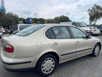 Usado Seat Toledo Stella 110 CV (80 kW) 2004 Beige Utilitario