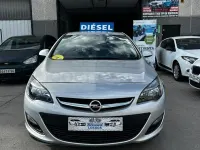 Usado Opel Astra Selective 110 CV (80 kW) 2014 Gris / plata Berlina