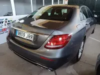 Usado Mercedes E220 194 CV (142 kW) 2016 Gris / plata Berlina