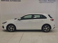 Usado Hyundai i30 120 CV (88 kW) 2021 Blanco Berlina