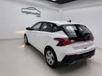 Usado Hyundai i20 80 CV (58 kW) 2025 Blanco Utilitario