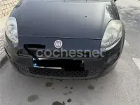 Usado Fiat Punto Pop 75 CV (55 kW) 2013 Negro Utilitario