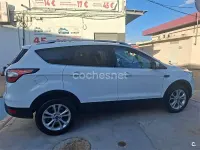 Usado Ford Kuga Business Edition 150 HP (110 kW) 2017 Branco SUV