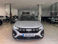 Usado Dacia Sandero Essentiel 91 CV (66 kW) 2023 Gris / plata Berlina