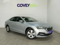 Usado Skoda Octavia Ambition 116 CV (85 kW) 2022 Gris / plata Berlina