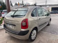Usado Citroën Xsara Picasso 92 CV (67 kW) 2006 Beige Monovolumen