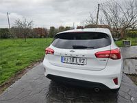 Usado Ford Focus Trend 125 CV (91 kW) 2021 Blanco Berlina