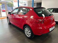 Usado Seat Ibiza Reference 90 CV (66 kW) 2016 Rojo Utilitario